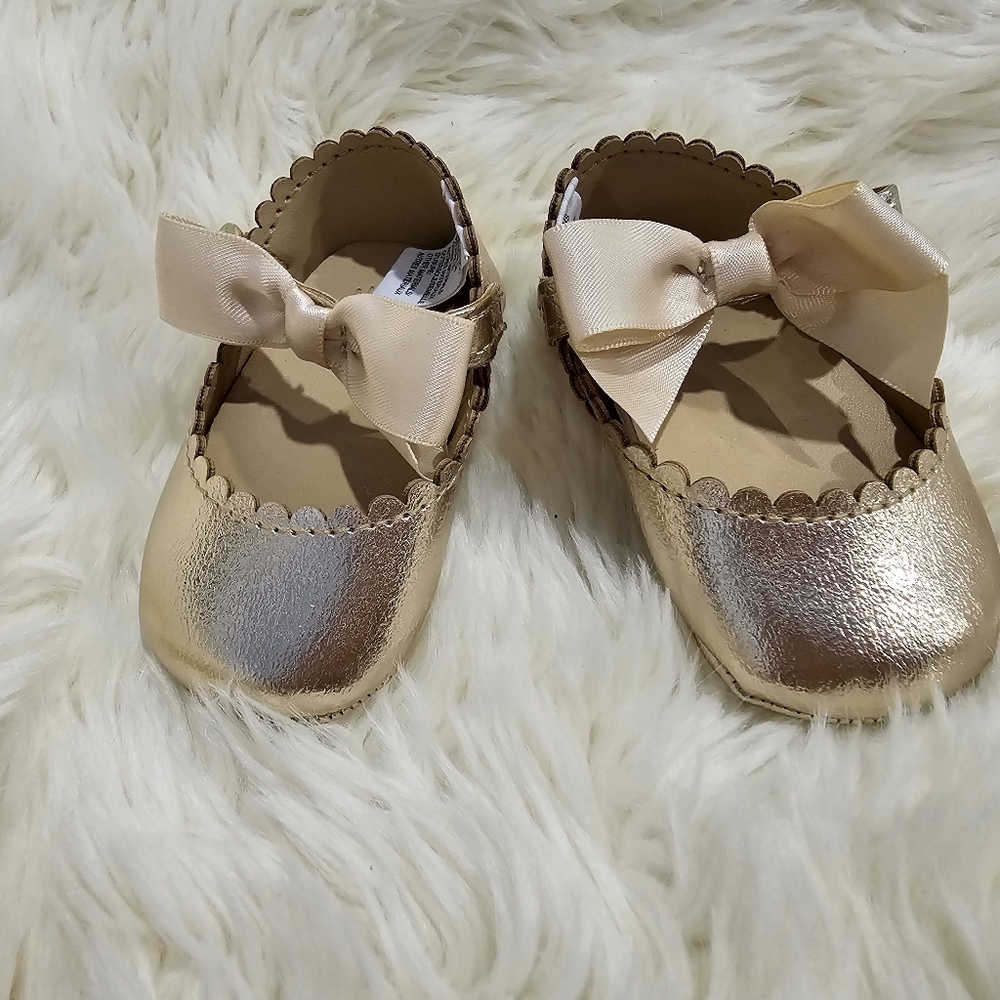 Janie & Jack gold baby shoes 👞 adorable 😍 0-3 months girls